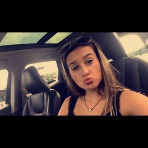 Meet your Posher, Devyn